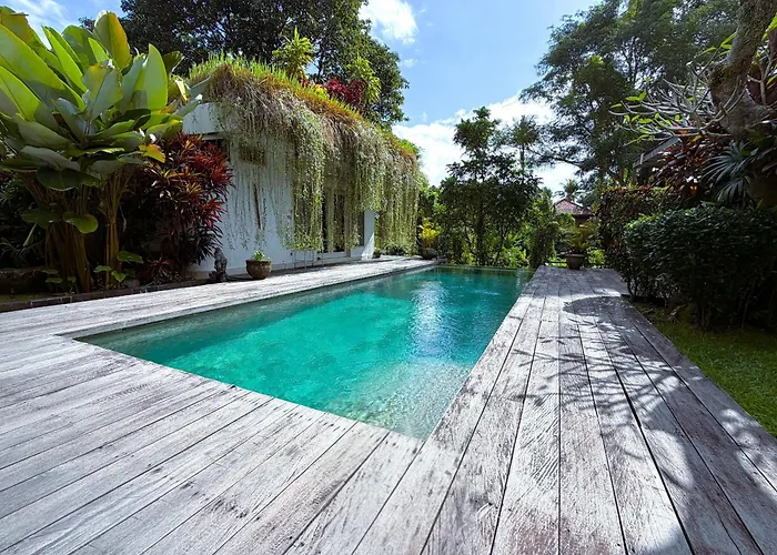 Mana Sari Villa *